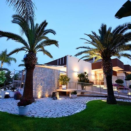 No Tag Urban Hotel Trani Dış mekan fotoğraf