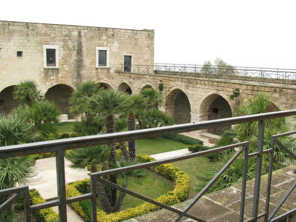 No Tag Urban Hotel Trani Dış mekan fotoğraf